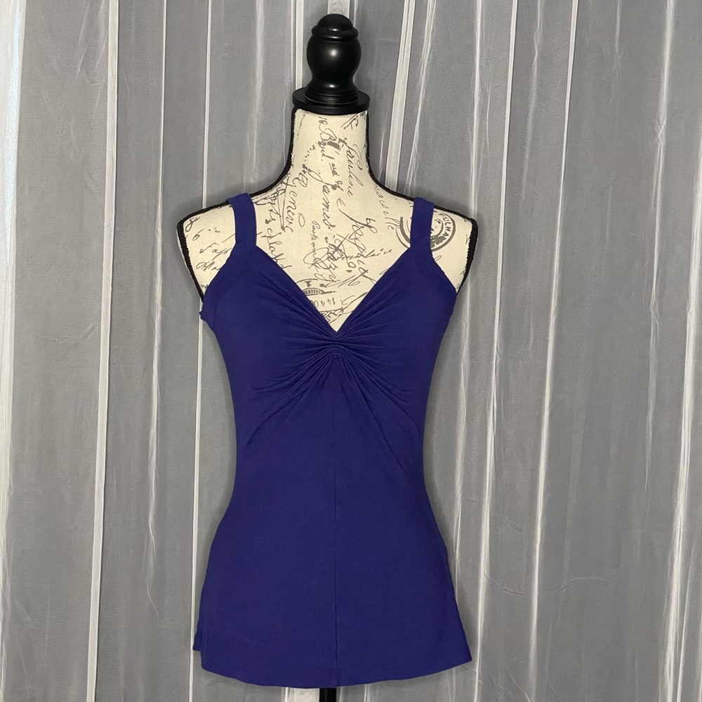 Express Women’s gathered front tank top